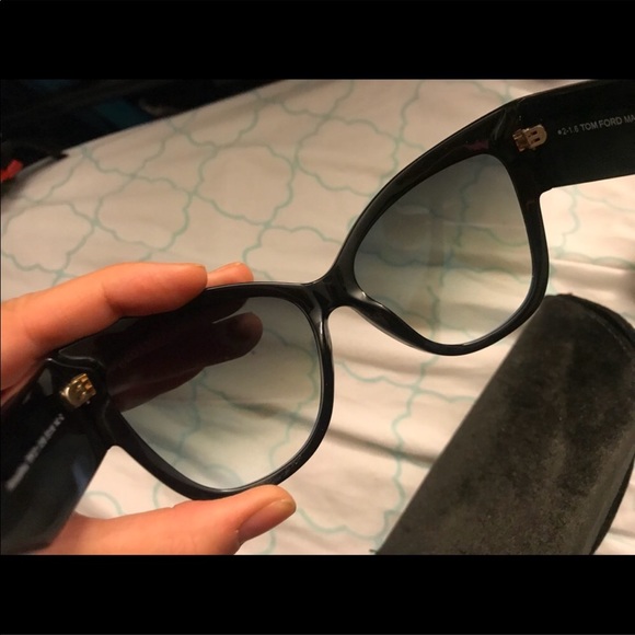 COPY - Tom Ford Anoushka Sunglasses in Black - Picture 4 of 8